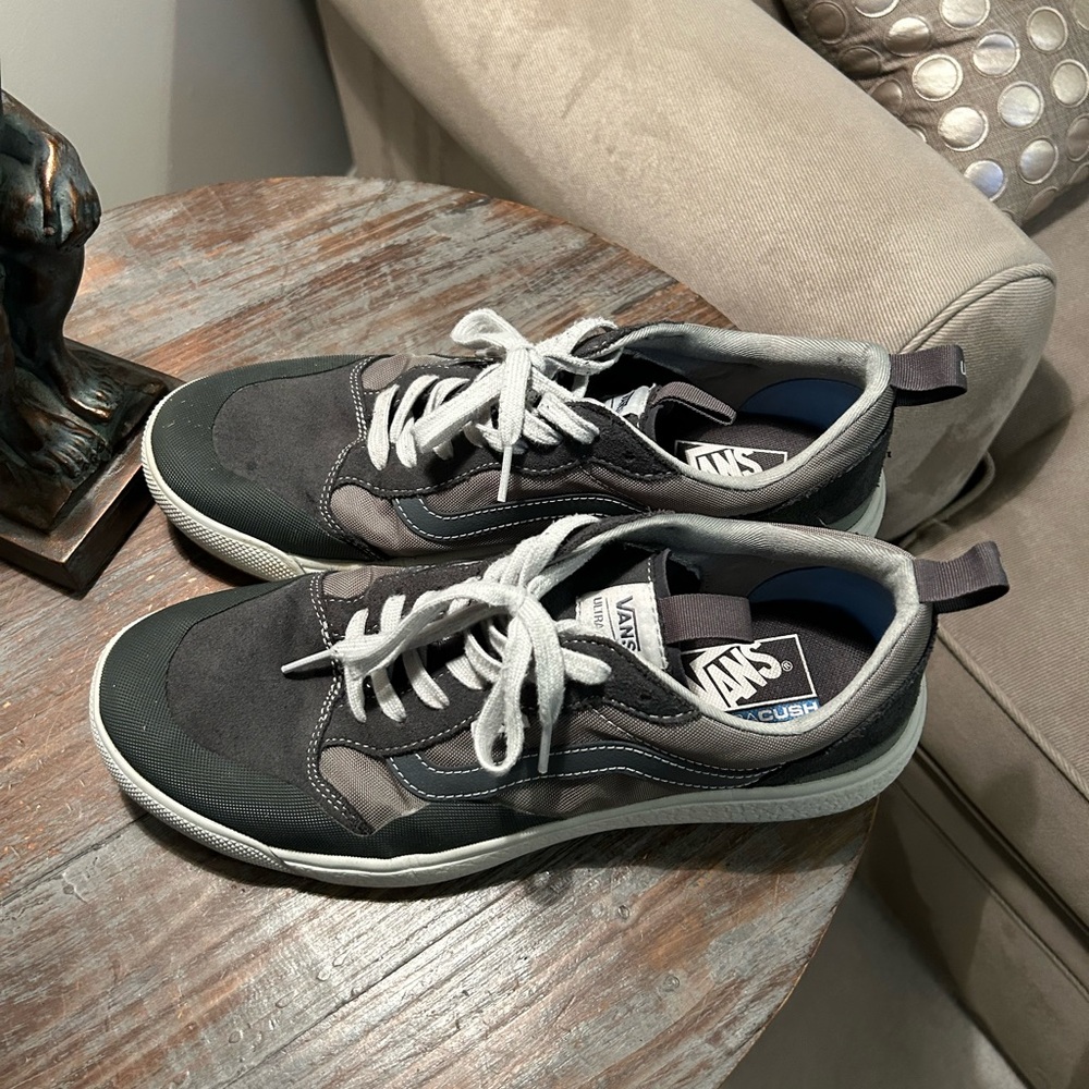 VANS Ultrarange Size 11.5